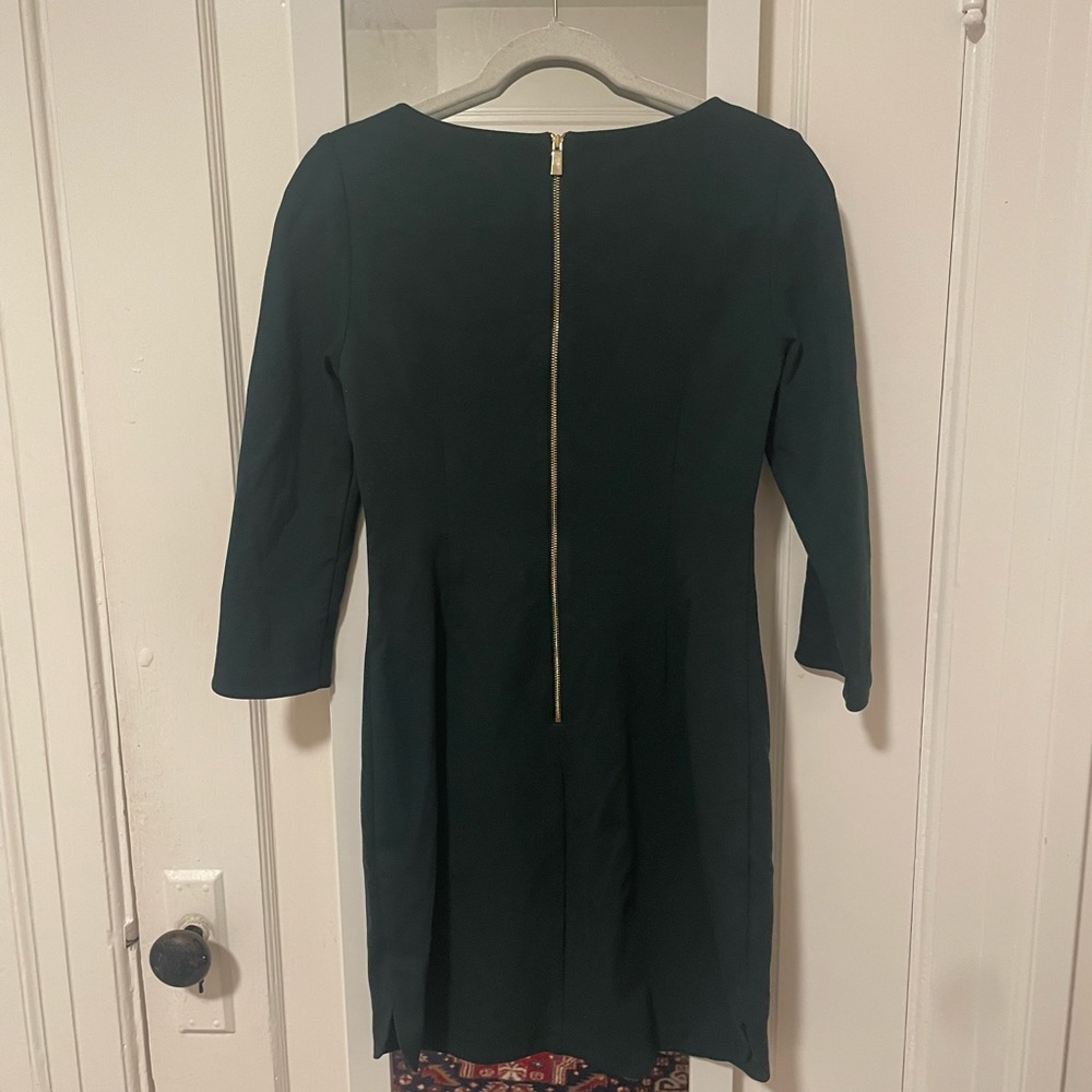 Fitted forest green dress - Picture 2 of 3